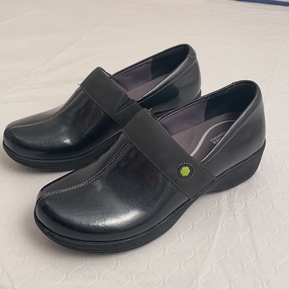 Work Wonders by Dansko Camellia gray pattern patent clog - Picture 4 of 10